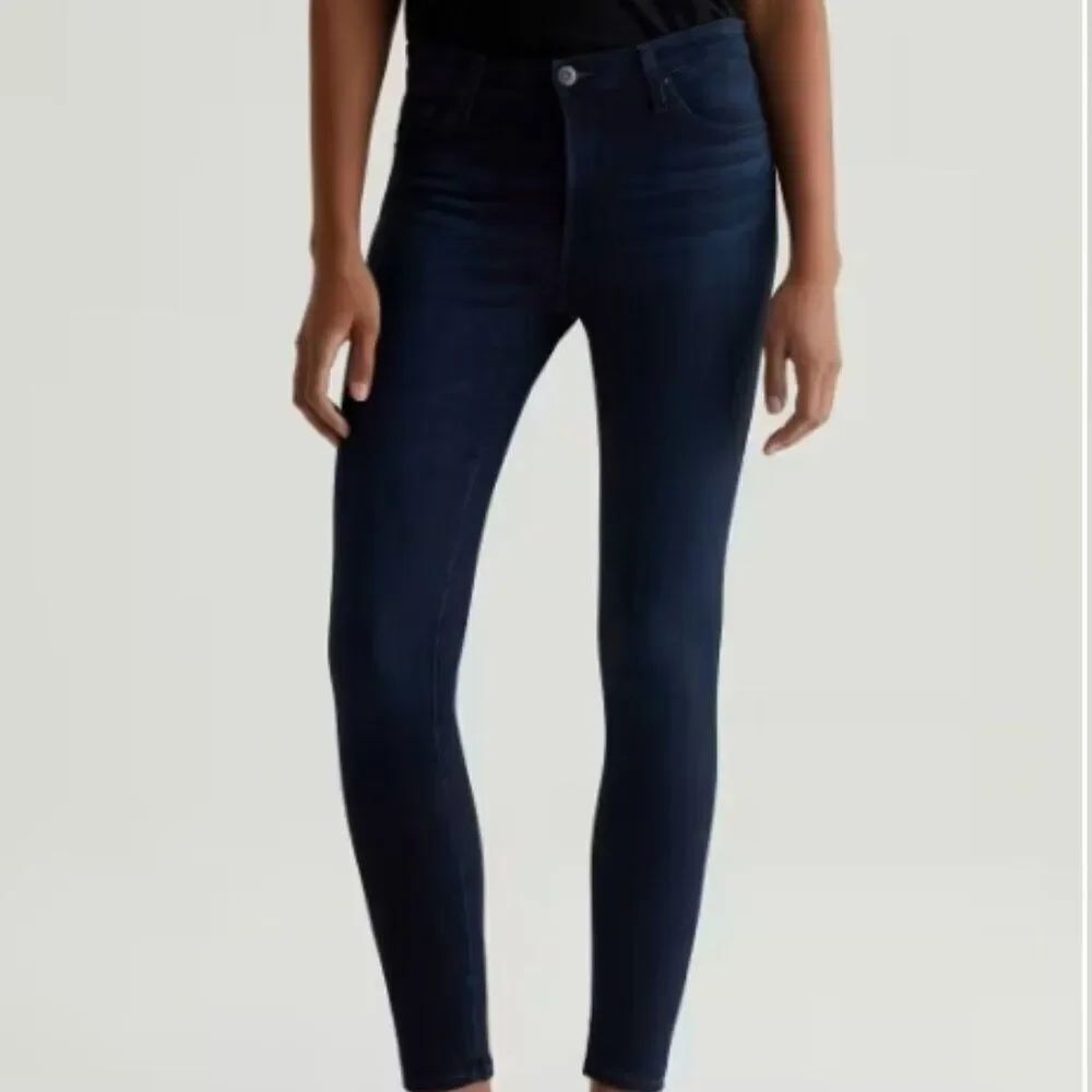 Like New! AG The Legging Ankle Super Skinny Ankle Jeans in Coal Grey in Size 28R
